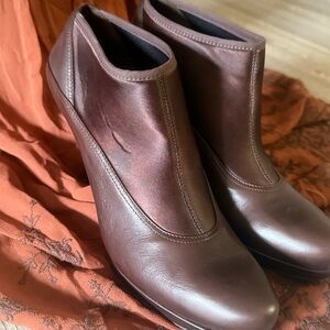 Amalfi Brown Leather Ankle Booties